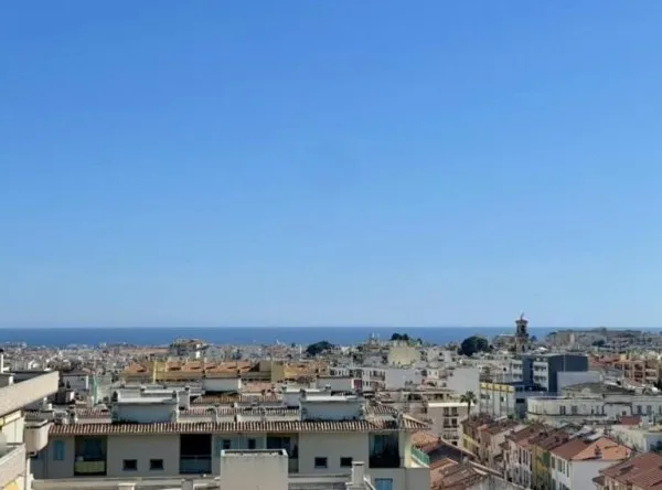 Appartement 1 pièce 84 m²