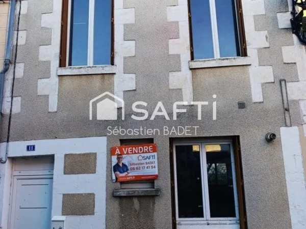 Maison de ville à fort potentiel - Coeur de ville d'Issoudun- proche de toutes commodités à pied !