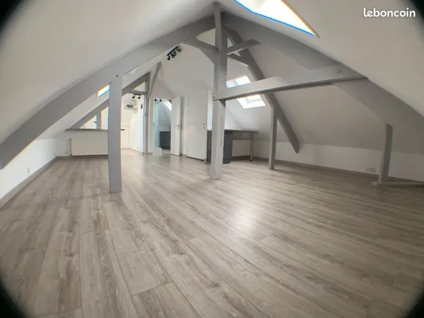 Studio sous les combles 2ème étage - sans ascenseur
