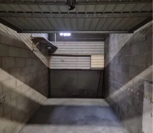 Box / parking