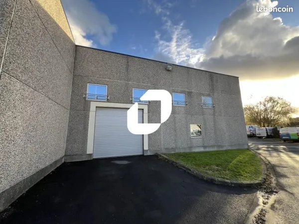Local d'activité 700 m²