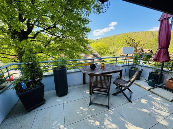 Ravissant duplex avec terrasse et vue montagnes - 129 m² utiles