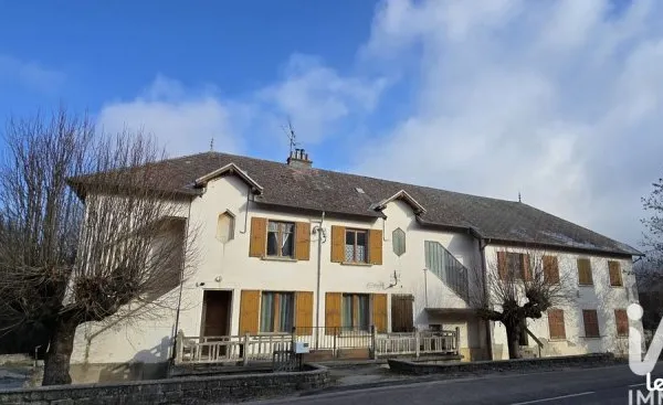 Maison 15 pièces 250 m²