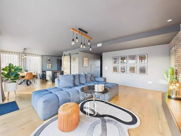 ÎLE DE NANTES - Penthouse familial de 4 chambres en dernier étage avec double terrasse