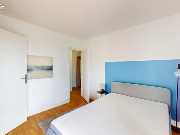 Chambre 5 pièces 82 m²