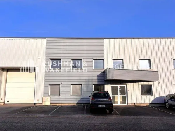 Local d'activité 720 m²