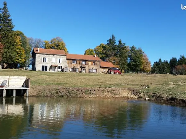 Mas de 530 m2 avec hambres d'hôtes,gite sur 12.5ha