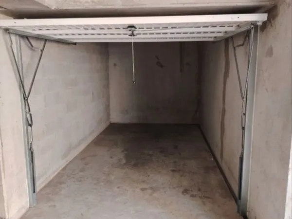 Garage boxe fermé