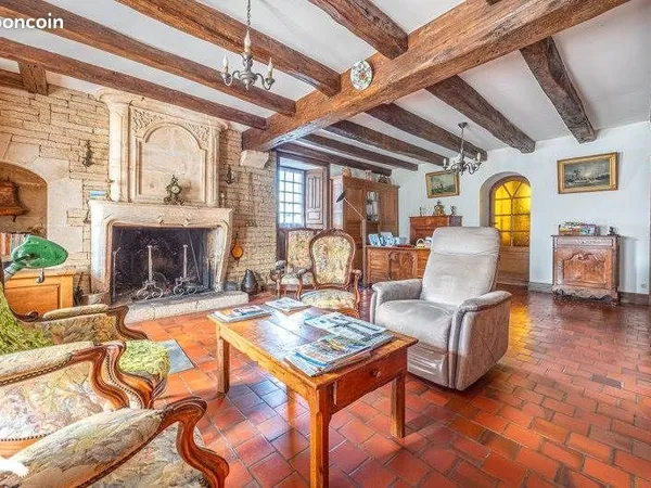 Maison 6 pièces 254 m²