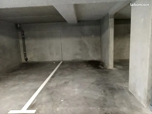 Parking Couvert/Sécurisé-1/2 ssol-220Volts-les Sables d'Olonne