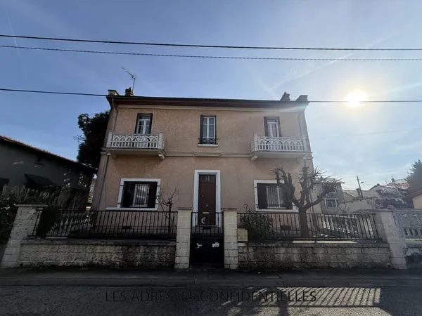 VAULX-EN-VELIN limite VILLEURBANNE - Maison Familiale à rén