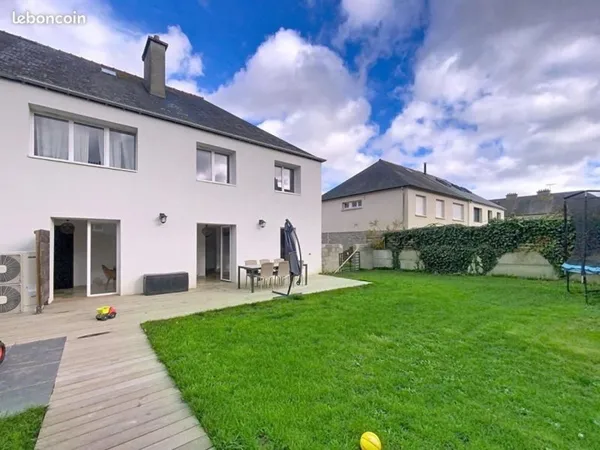Maison en centre ville sur sous sol -St Jouan des guerets - 124m2
