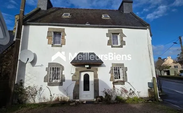Jolie maison en pierre en plein coeur de Plestin