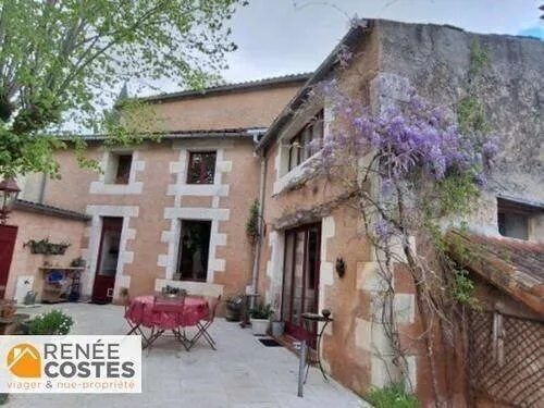 Maison 5 pièces 250 m²