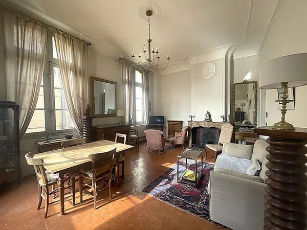 À vendre - Appartement bourgeois 4 pièces 83 m² lumineux - Place Saint-Honoré, Centre historique