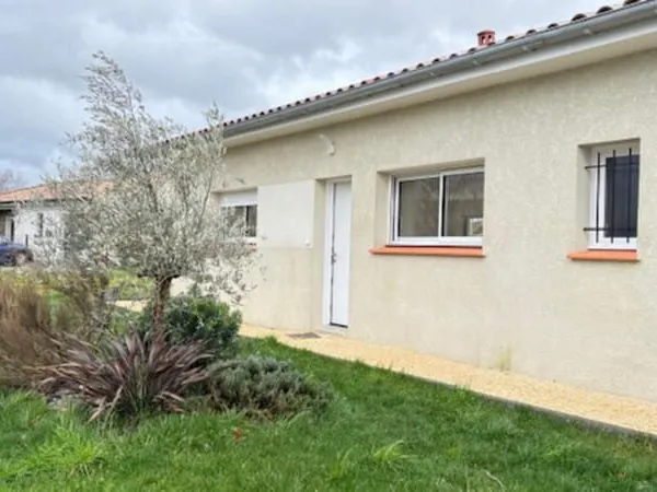 Maison Location Fréjairolles 5p 130m² 1345€
