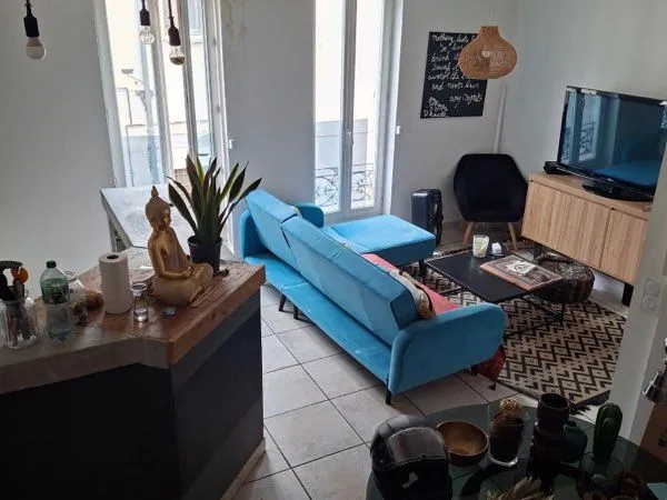Beau t3 quartier placette petite maison de ville avec terrasse comme une maison de ville