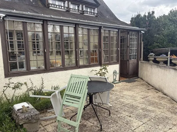 Maison ancienne avec Tourelle-4 Ch-jardin 1080 M-atelier-garage