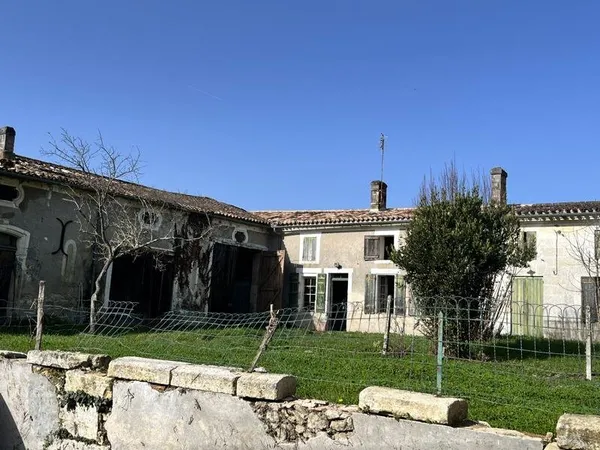 Maison en pierre de 2 pièces principales
