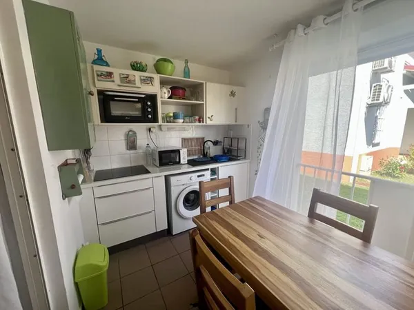 Studio meublé à la marina de Saint-François