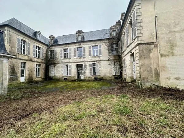 Maison 33 pièces 1340 m²
