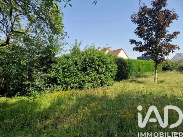 Terrain 884 m²