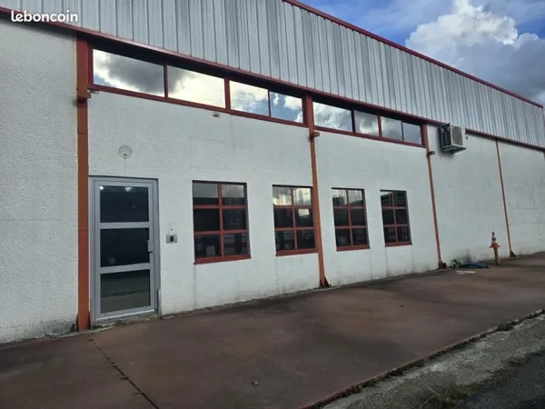 Local bureaux 407 m²