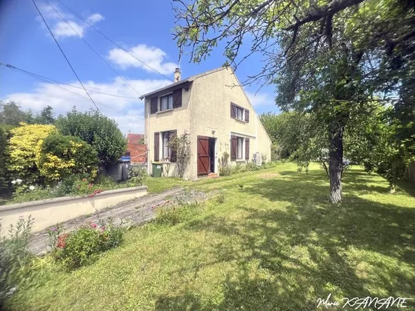Maison à rafraîchir avec jardin et potentiel - Breuil-Bois-R