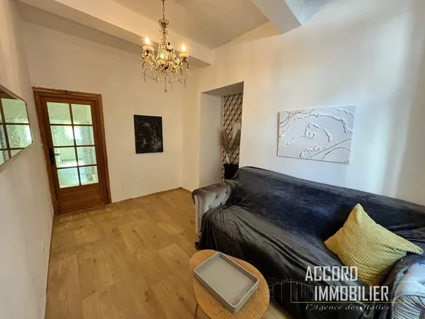 MAISON DE VILLAGE R+2 AVEC JARDIN DE 37M2