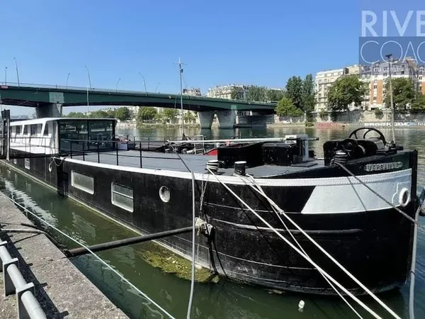 Péniche 7 pièces 250 m²