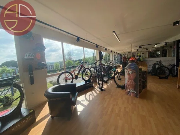 Local commercial 600 m²