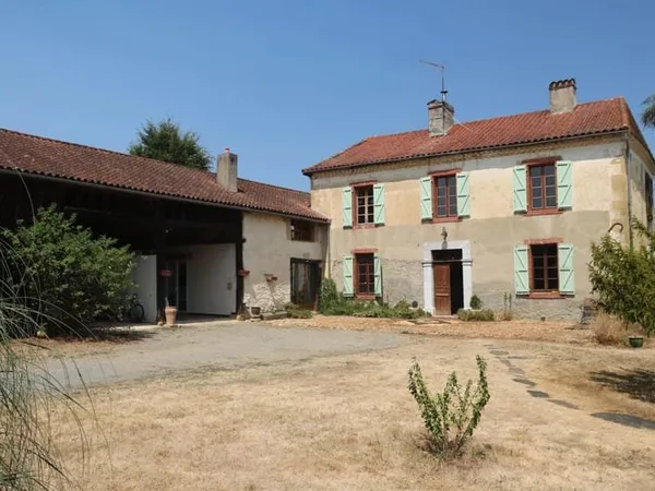 Maison de Charme avec Piscine proche de Mielan.