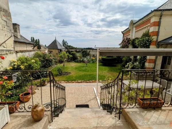 Belle maison de ville et sa dépendance
