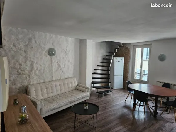F2 meublé 47 m² - 2 min gare - proche ESSEC / Université / Dassault - charme + mezzanine