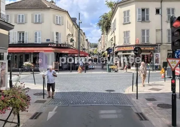 Local commercial 90 m²