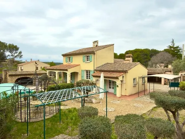 Maison 7 pièces 145 m²