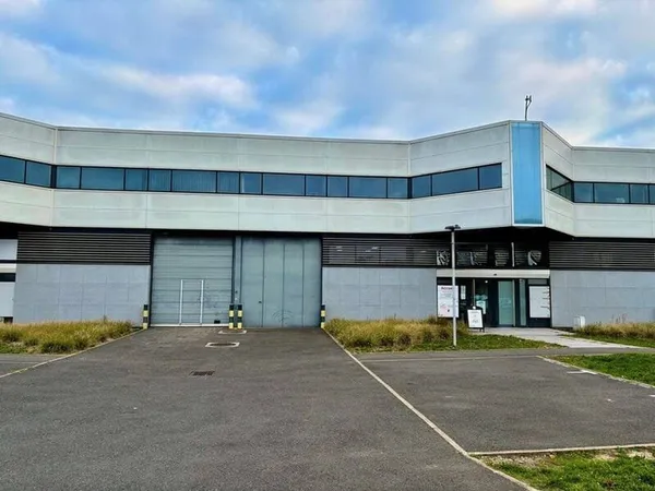 Local d'activité 478 m²