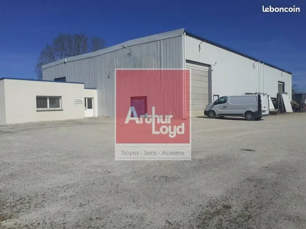 ENTREPOT - LOGISTIQUE 1115 m² TROYES