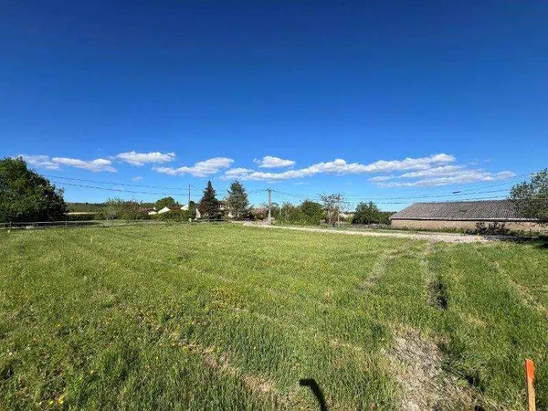 Terrain 880 m² - Castelnau-de-Montmiral (81140)