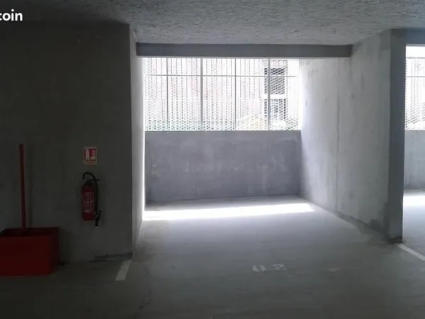 Vente place de parking couverte et sécurisée
