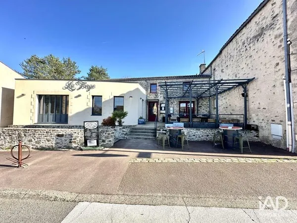 Immeuble commercial 250 m²