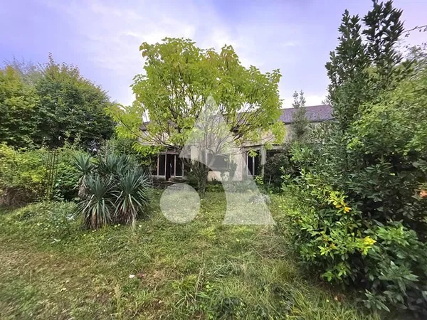 St Maur, belle maison avec gros potentiel sur 395 m2 de terrain