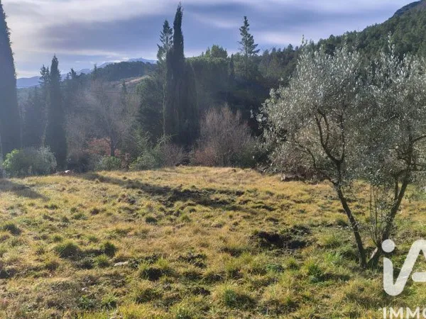 Terrain 610 m²