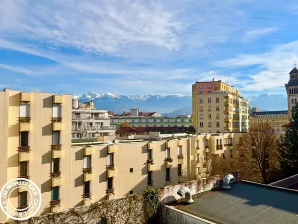 À vendre Grenoble, secteur Gare Appartement avec terrasse et vue dégagée