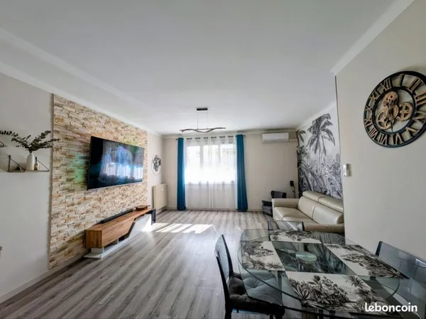 Particulier vend 4 pièces situé en plein coeur du cros-de-cagnes. Appartement moderne et renové de 8