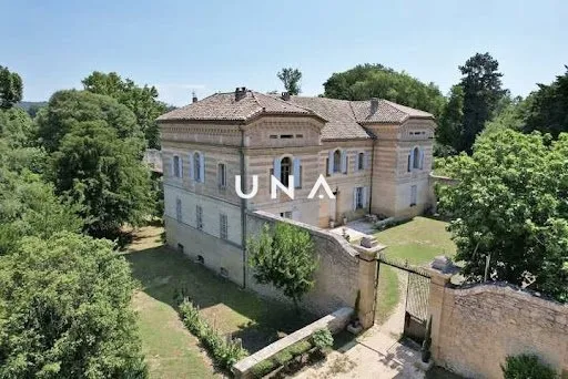 Château 10 pièces 450 m²