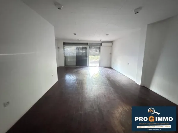 Local commercial 80 m²