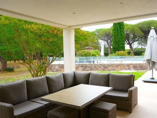 Maison de plain-pied 8 pièces 266 m²