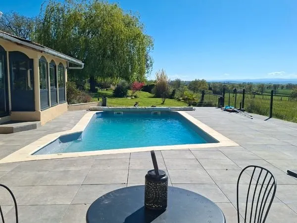 Villa à 10mn de Roanne et à 5mn de Charlieu