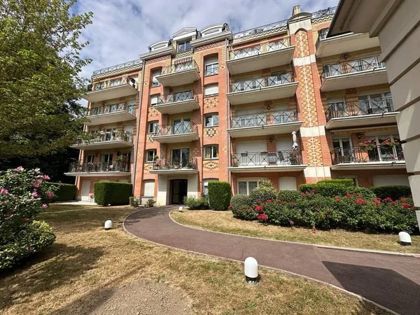 a vendre appartement 36m2 avec parking sur valenciennes 59300